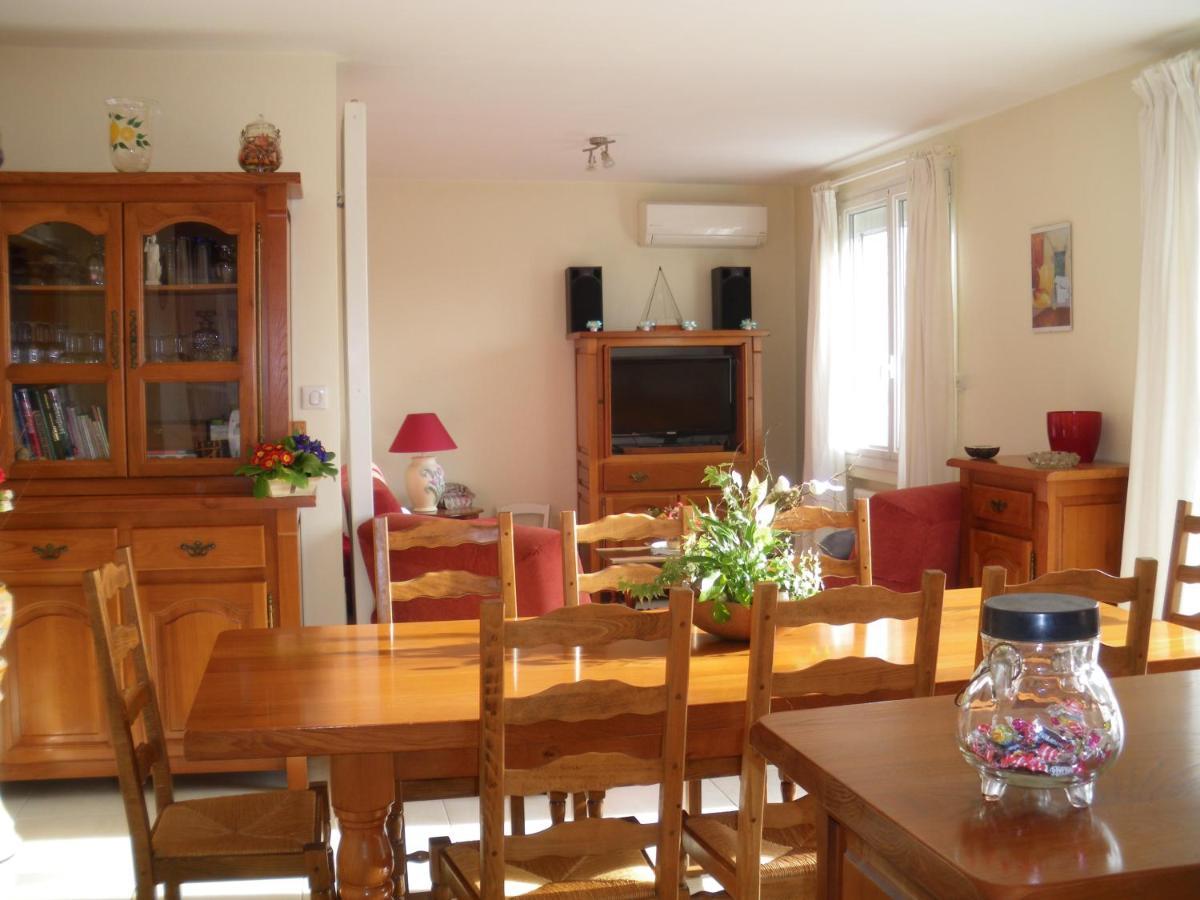 Gîte CLIMATISE les althéas Lanquais Extérieur photo